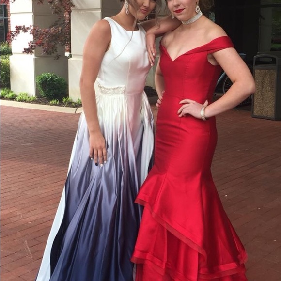 Red mermaid prom dress - Picture 4 of 6